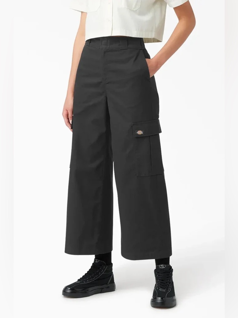 NWT Dickies Women’s Cropped Cargo Pants Black Size 8R (FPR03SBK) 🖤✨